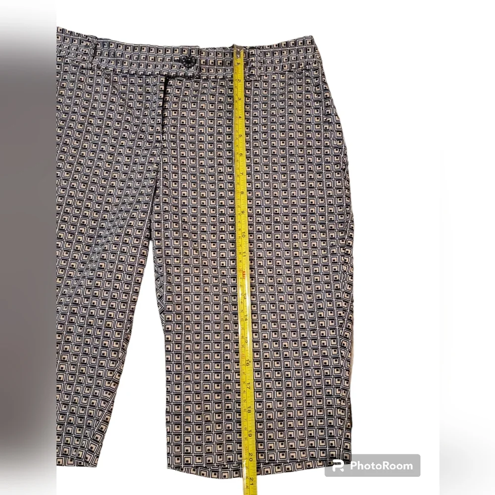 IZOD XFG Stretchy Women's Geometric Bermuda Cotton Black White Shorts‎ Size 4